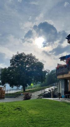Saint-Nicolas Bed & Breakfast | Lo Noyer et les Roses