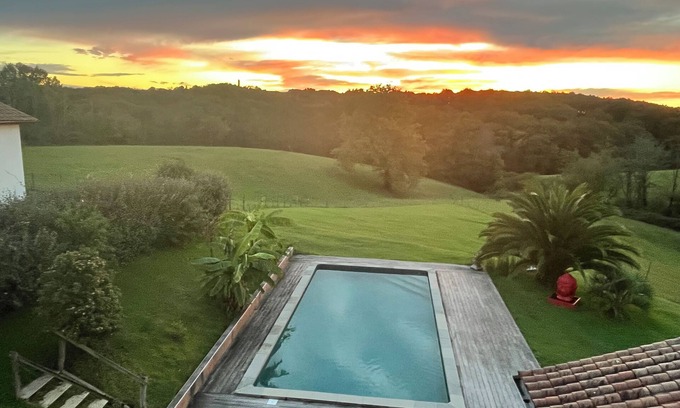 Briscous House | Loasis Basque Maison spa Piscine 20 Minutes des Plages de Biarritz