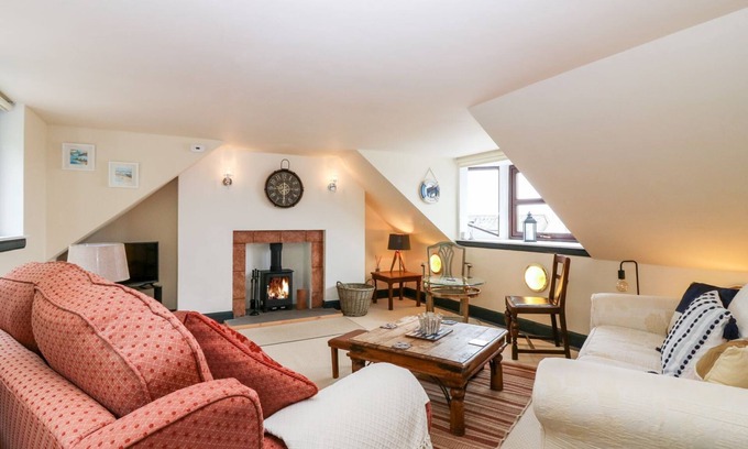 Crovie Cottage | LOBSTER POT, pet friendly, country holiday cottage in Gardenstown
