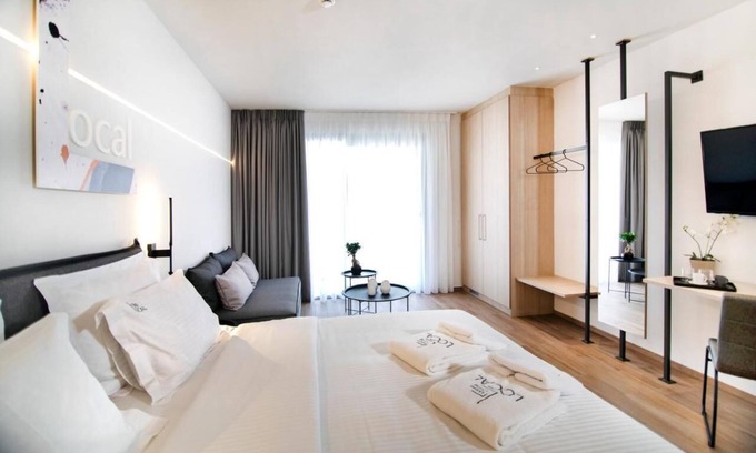 Volos City Centre House | Local Urban Living