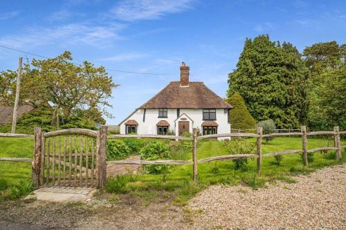 Doddington House | Local Walks Pub Gardens Pet Friendly Landscaped Gardens and Free Private Parking