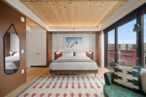 East Cesar Chavez Apartment | Locale East Austin