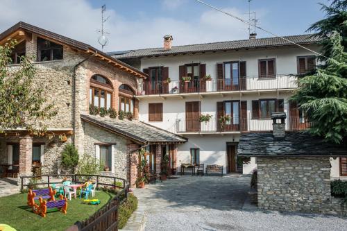 Roccabruna Apartment | Locanda Ca Bianca - Family Suite