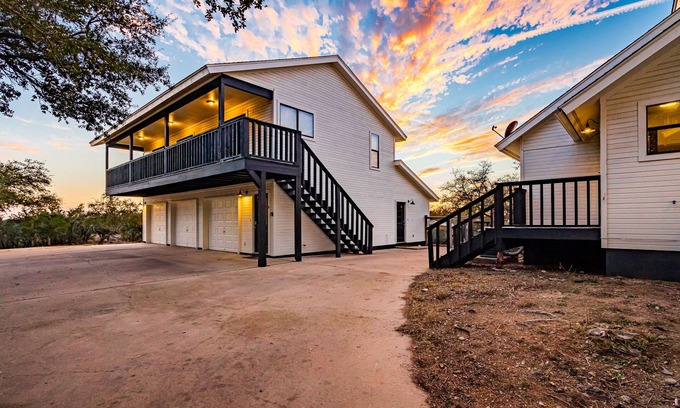 Dripping Springs Cottage | Located between Dripping Springs and Bee Cave - very private with amazing views