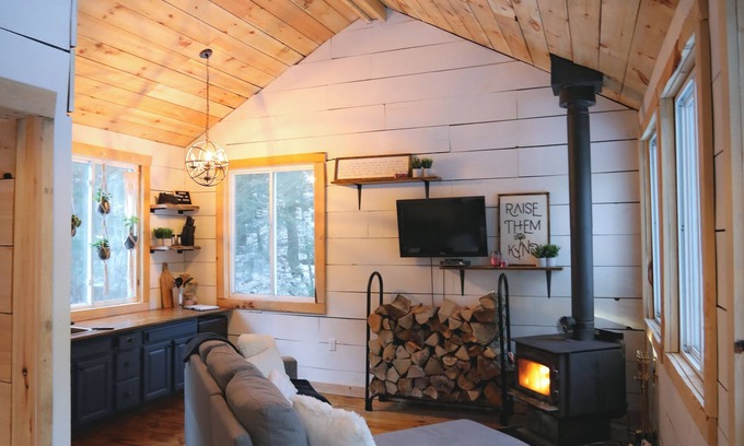 Addington Highlands Cabin | Located directly on the Skootamatta River with Private back lake