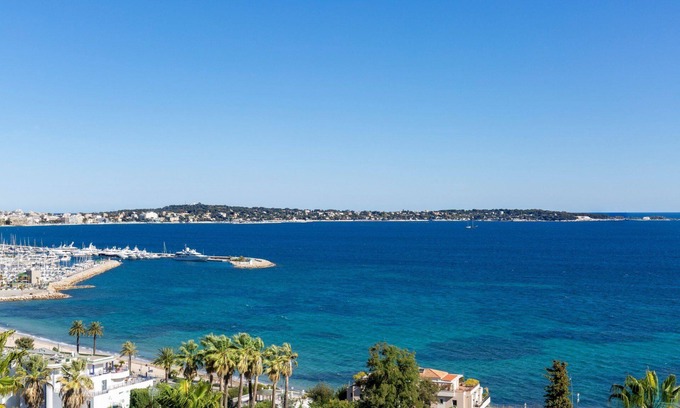 Golfe Juan Apartment | LOCATED IN THE EXCLUSIVE GOLFE JUAN - INCREDIBLE SEA VIEW