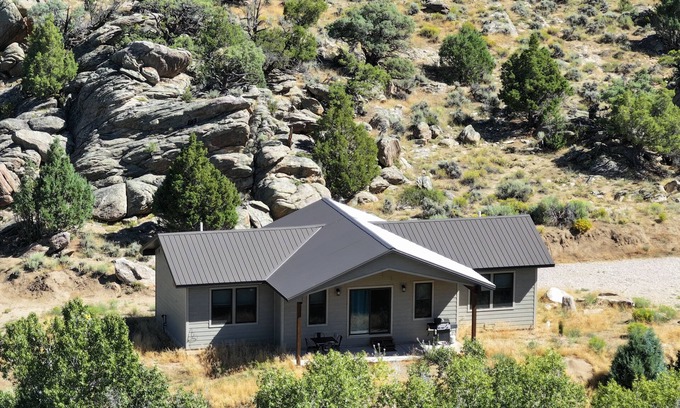 Saratoga Cabin | Located just off of Highway 130 Snowy Range
