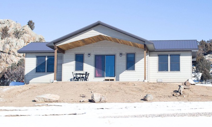 Saratoga Cabin | Located on Scenic Highway 130 Snowy Range