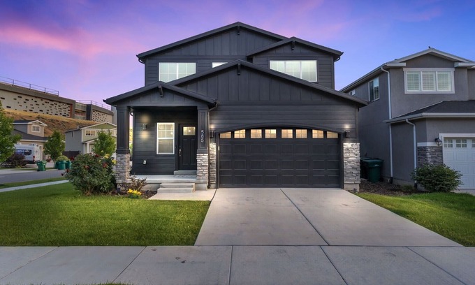 Bluffdale House | LOCATION! HUGE MODERN HOUSE 3BA/3BR BLUFFDALE