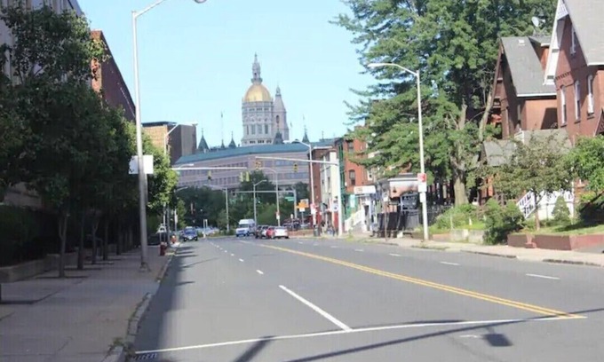 Hartford Apartment | Location, is the key for this 3 bedroom!
