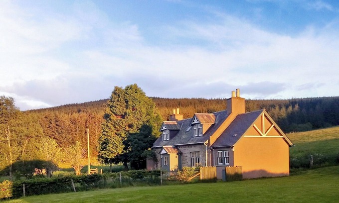 Strathdon Cottage | Location location location, arrive and relax in this wonderful cottage.