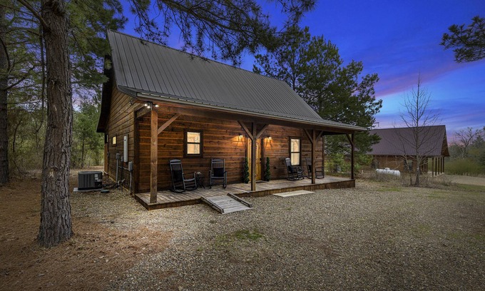 Broken Bow Cabin | Location, Location, Location! Near All Broken Bow offers!