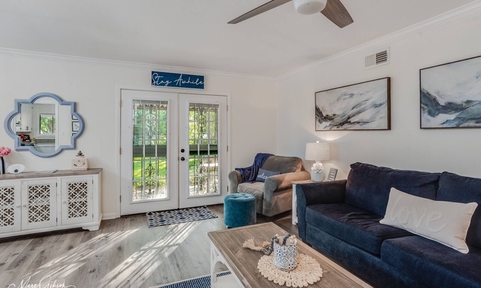 Broadmoor House | LOCATION, LOCATION, LOCATION- UPDATED, COZY, SUPER CLEAN