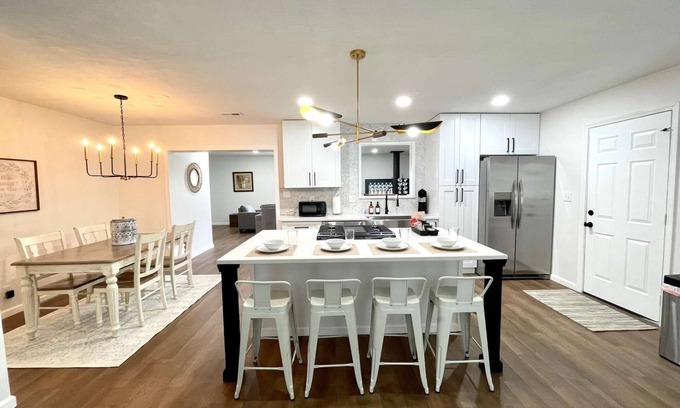 Fishers House | Location, Location, Location! Downtown Fishers Charmer!