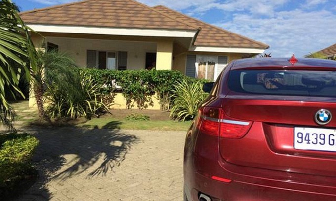 Priory House | Location!Location!Location! Near Dunn's River.