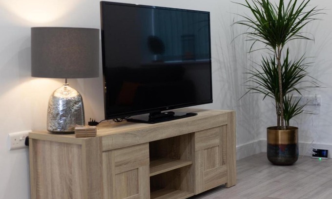 Luton Apartment | Location Location Luton