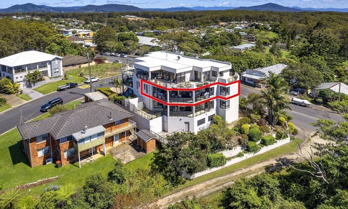 Nambucca Heads Apartment | Location means everything and this apartment has it all!!