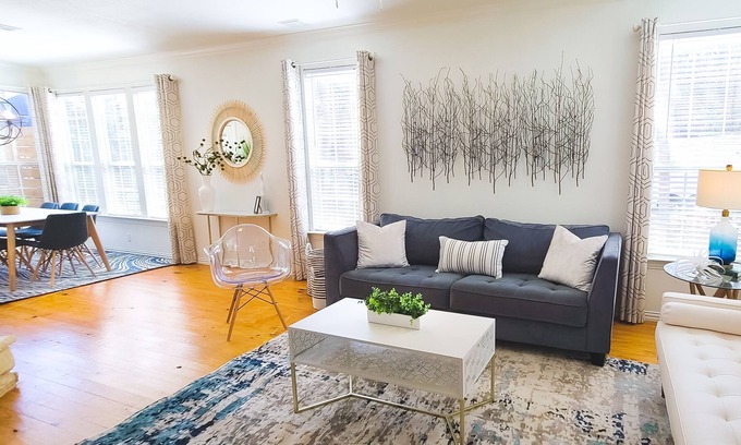 Pottsboro House | LOCATION!!! Modern & Bright Lake House 2 Mins to Lake!