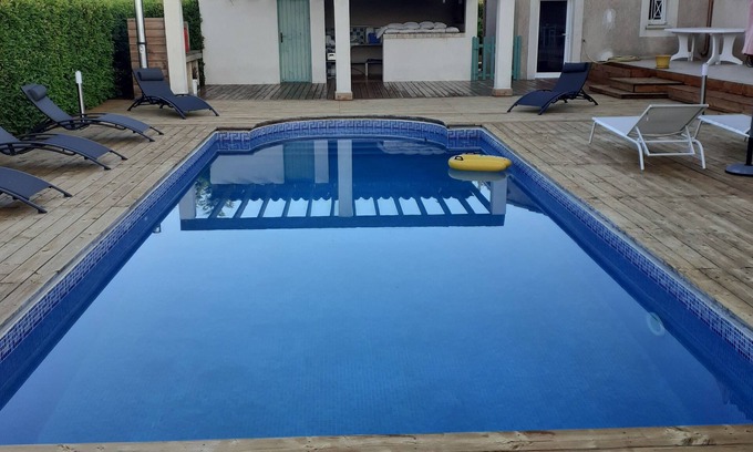 Blauzac Cabin | Location Saisonnière Villa Avec Piscine 10 Personnes