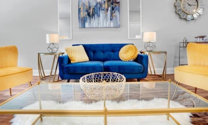 Clarksville House | location!!