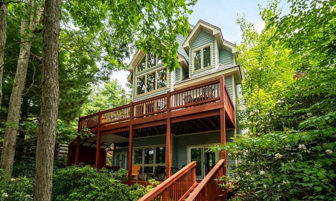 McHenry House | Loch Haven