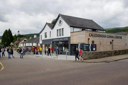 Fort Augustus Hotel | Lock Chambers, Caledonian Canal Centre
