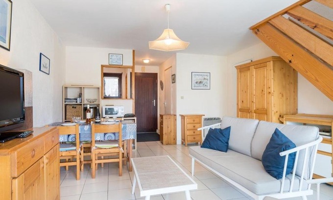 Locmariaquer Villa | Locmariaquer : Maison 3 pièces avec jardin, véranda et parking à 900m de la plage, pour 4 personnes - FR-1-477-36
