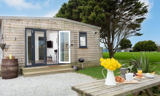 Helford Passage House | Lodge 2 by Interhome