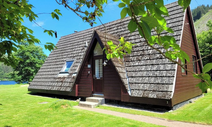 South Laggan Cottage | LODGE 2 - INGLEWOOD LODGE, pet friendly in Spean Bridge
