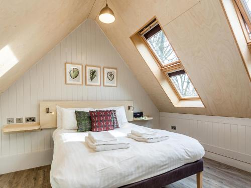 Corfe House | Lodge 9