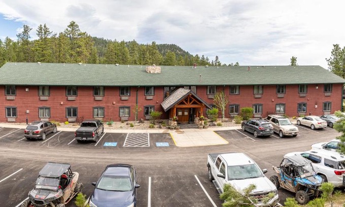 Hill City Hotel | Lodge at Palmer Gulch