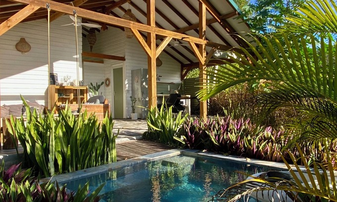 Grand-Bourg Cottage | Lodge Kara