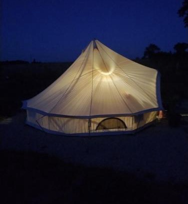 Lapalisse Other | Lodge romantique "le grand chêne" avec Jacuzzi privatif