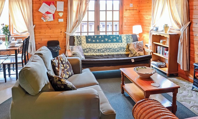 Bronygarth Ski Chalet | Lodge with one double and one twin.