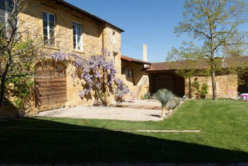 Saint-Germain-sur-l'Arbresle Apartment | LODGES EN PIERRES DOREES