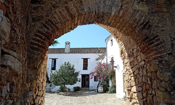 Castillo de Castellar Apartment | Lodging in a medieval hamlet, a wonderful experience. Restaurant,Info Point.Sl 3