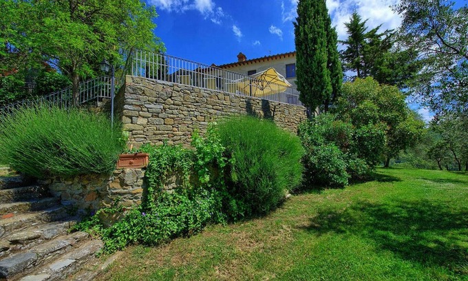Greve in Chianti Apartment | Lodging in San Polo,Chianti,pool,terrace,barbecue,al fresco dining,Wi-Fi,sleep 4