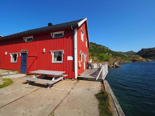 Vestvagøy House | Lofoten Troll Point