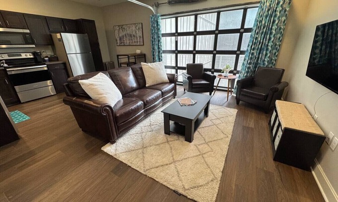 Lawrence Condo | Loft 309- Charming Jr 1 BR Condo