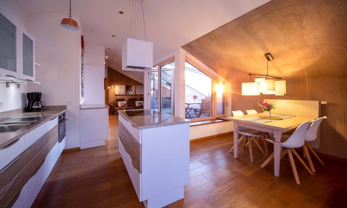 Pelham Apartment | Loft 7, 83 qm Dachgeschoss, 2 separate Schlafzimmer, 2 Bäder