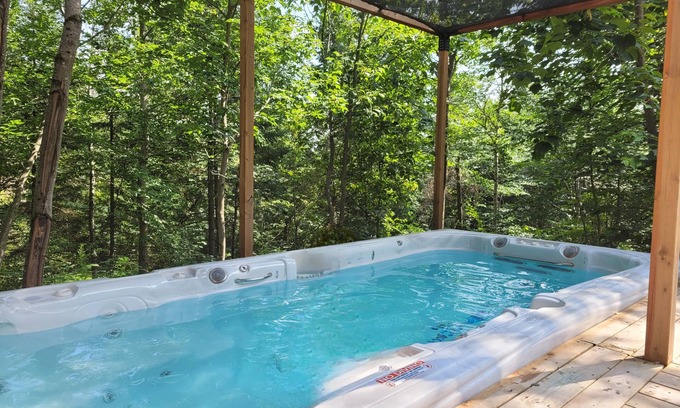 Saint-Gabriel-de-Valcartier Apartment | Loft and relaxation in nature