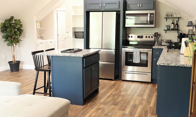 Joplin Apartment | Loft apartment in historic house within walking distance of downtown.