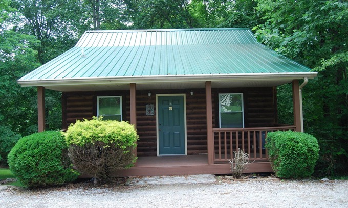 Russell Springs Cabin | Loft Cabin with Hot Tub @ LakePointe Resort - no cleaning fees!