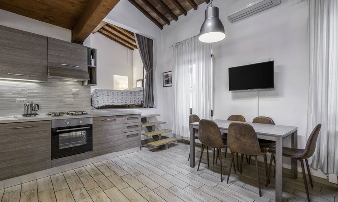Le Cure Apartment | Loft Conversion, aircon, walk to historic centre, sleeps 4+2, parking, free Wifi