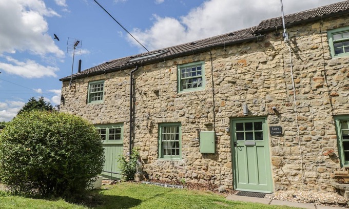 Bedale Cottage | LOFT COTTAGE, pet friendly, luxury holiday cottage in Bedale