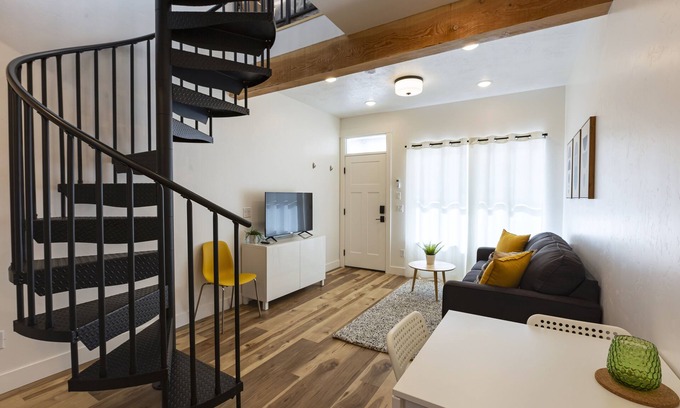 Ephraim House | Loft Haus: A Modern Retreat Near Snow College
