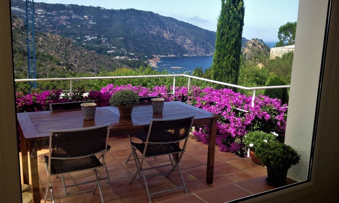 Aiguablava Apartment | Loft in Aiguablava beach. Costa Brava. With private garden and sea views.
