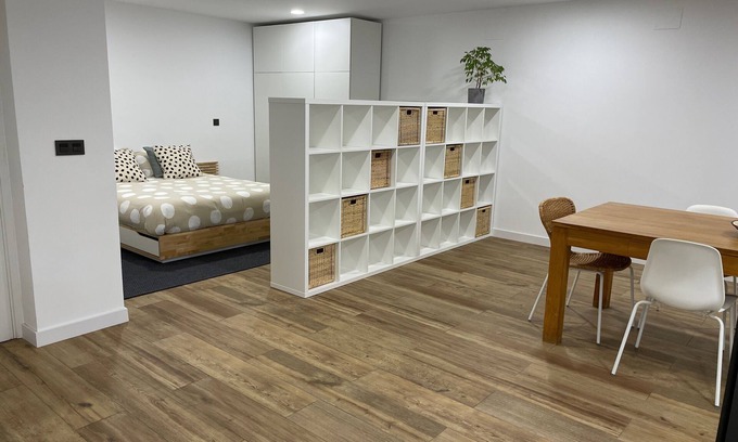 Galapagar Apartment | Loft in Torrelodones, 25km. From Madrid Centre. Public Transport at 5min Walk