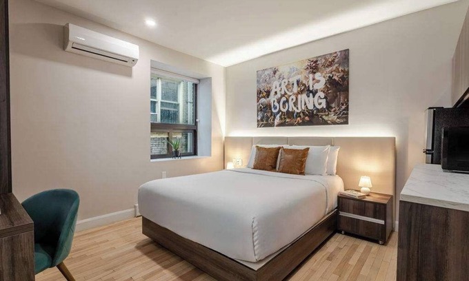 Gay Village Hotel | Loft King – Central Montreal