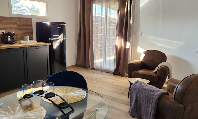 Saint-Laurent-La-Vernede Cabin | Loft Q-PIDON
